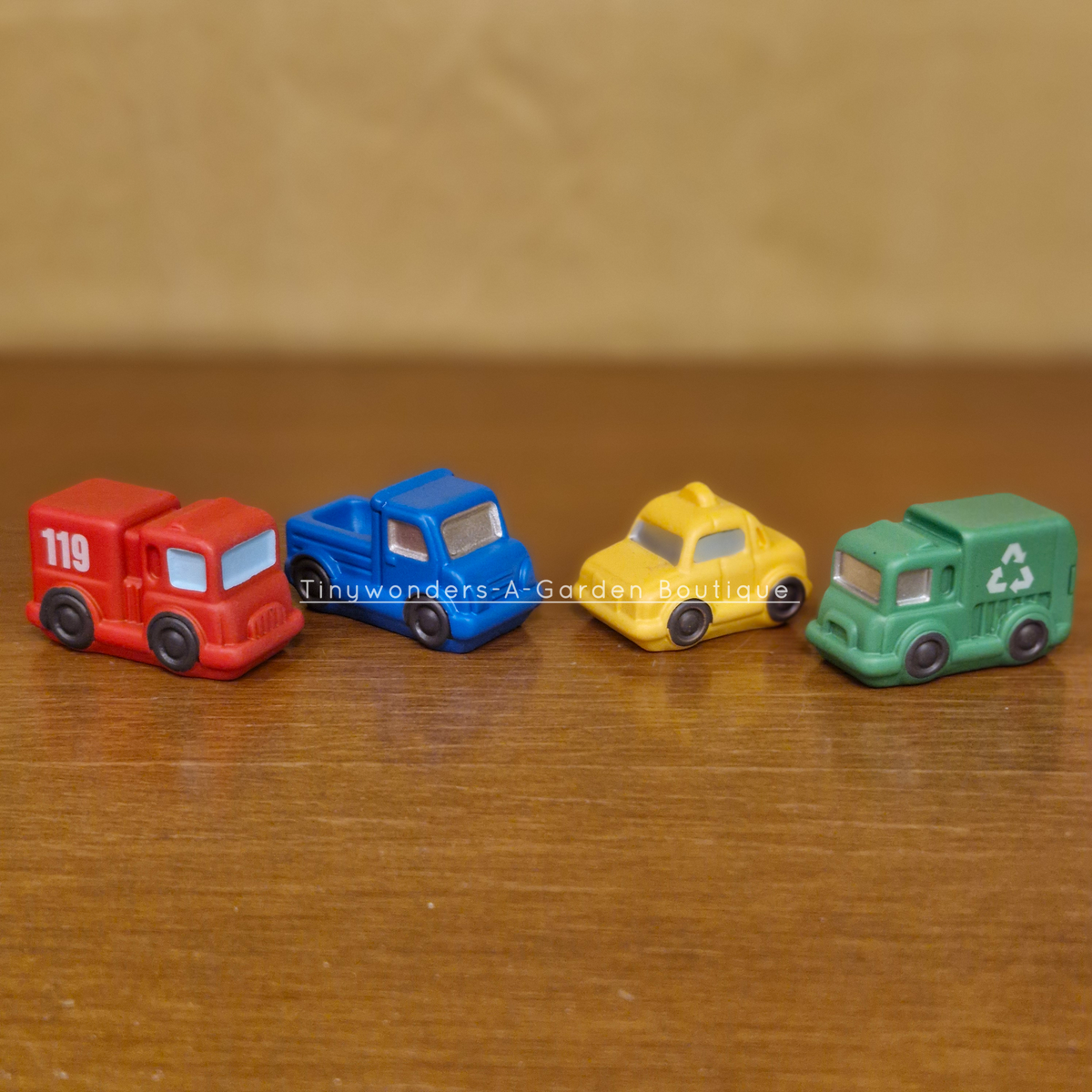 #587 Transport Vehicles ( Set Of 2 ) Random Design