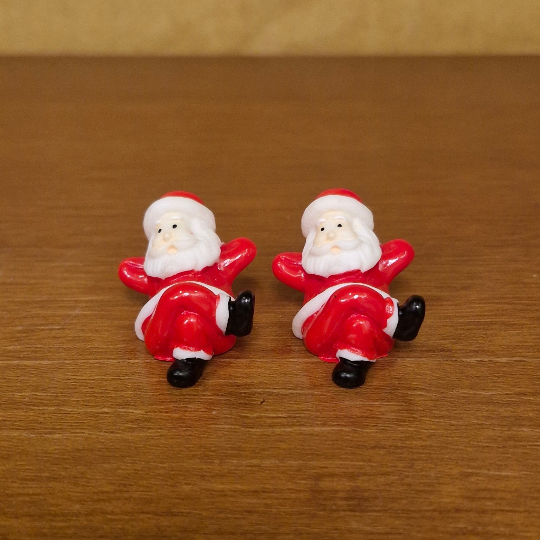 #464 Santa (Per Unit) Random Design