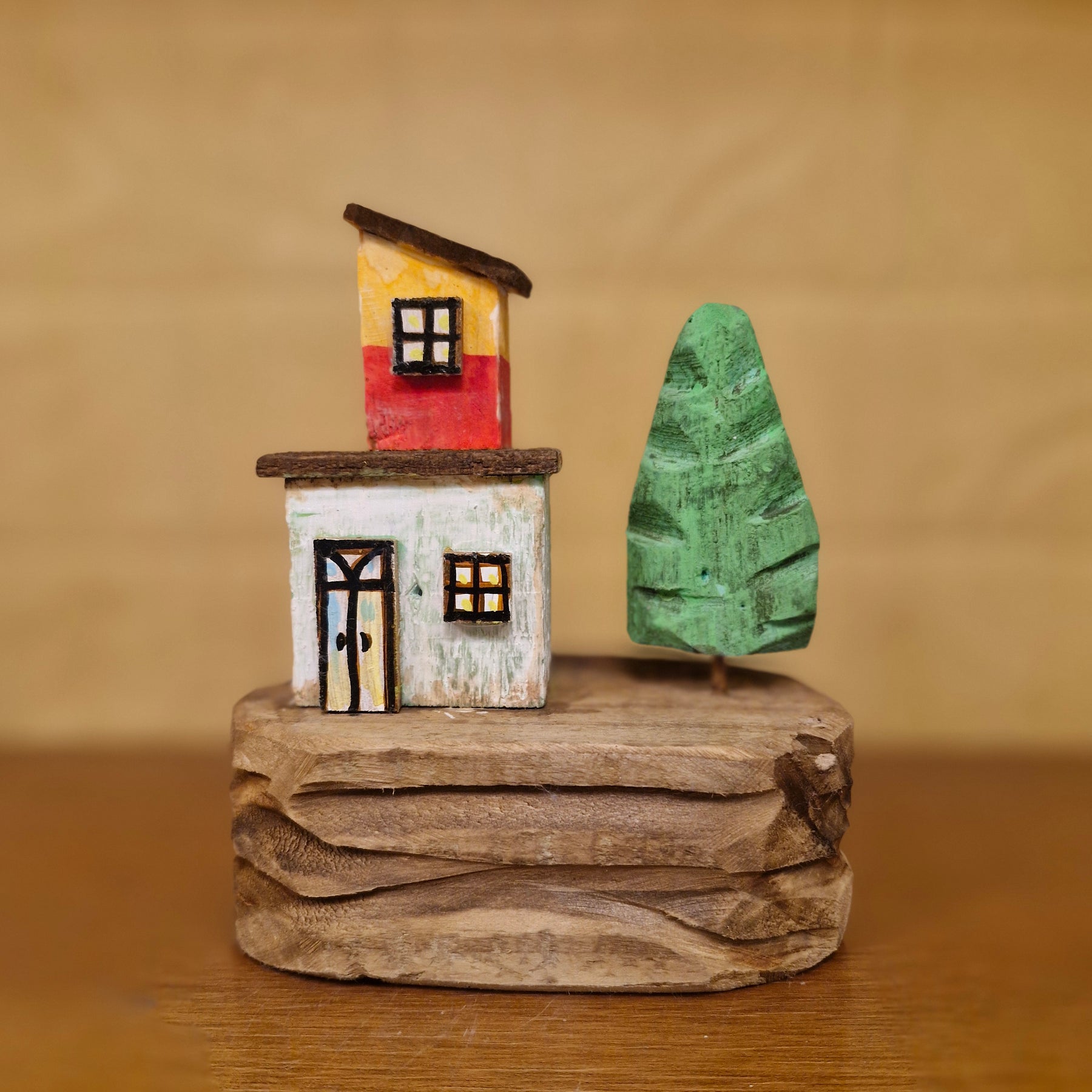 #471 Hut with Christmas Tree (Per Unit)