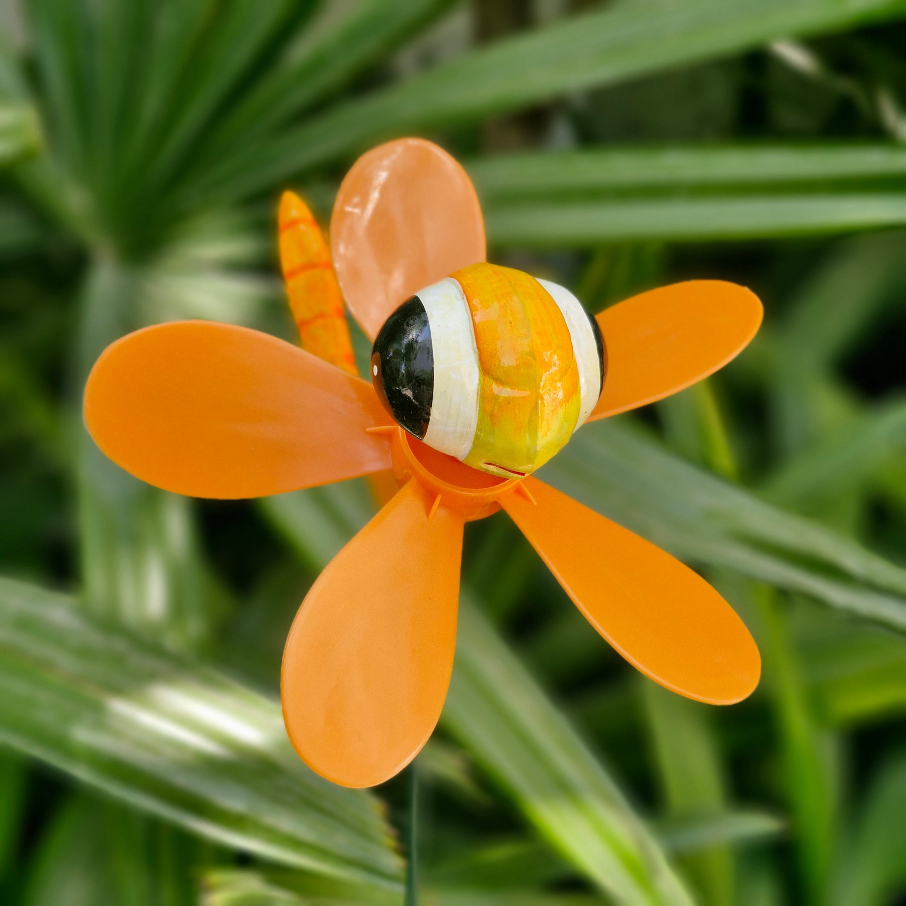 #S39 Bubbly Eyes Bee Stick With Fan ( Set Of 2 ) Random Colour