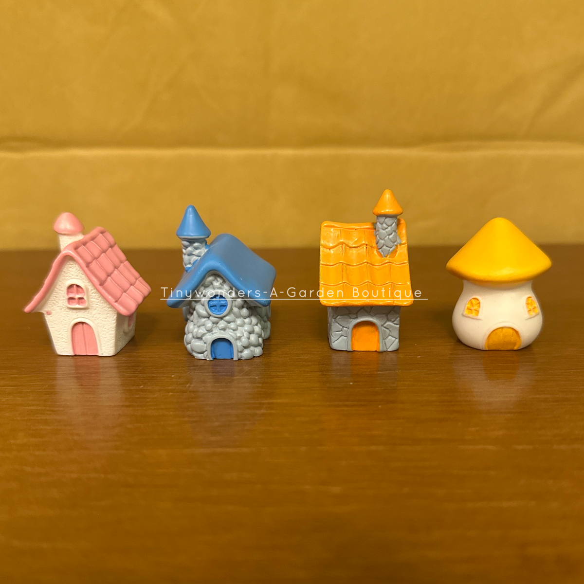 #569 Modern Houses ( Set Of 2 ) Random Design