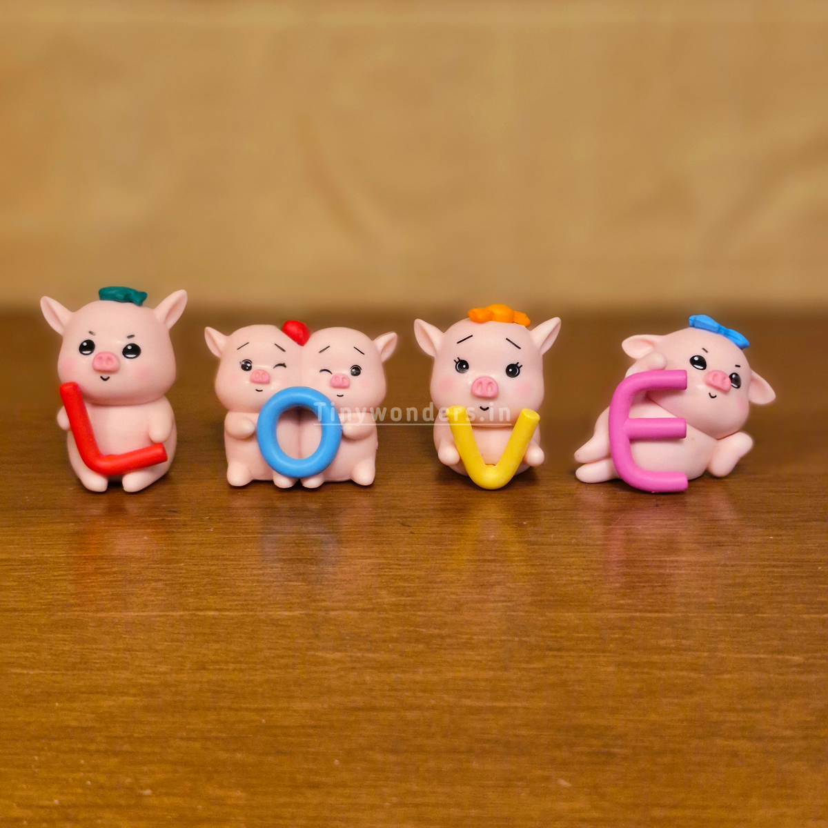 #625 Miniature Love Piggie ( Set Of 4 )