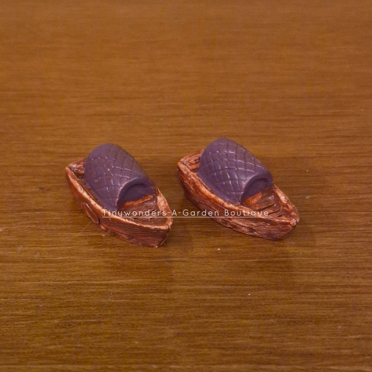 #529 Brown Boats ( Set Of 2 ) Random Design