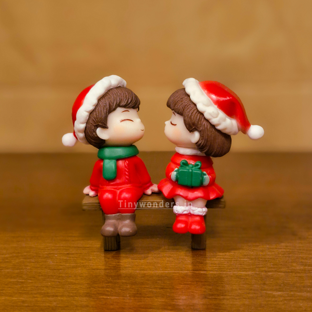 #612 Christmas Miniature Couple Without Bench ( Per Pair )
