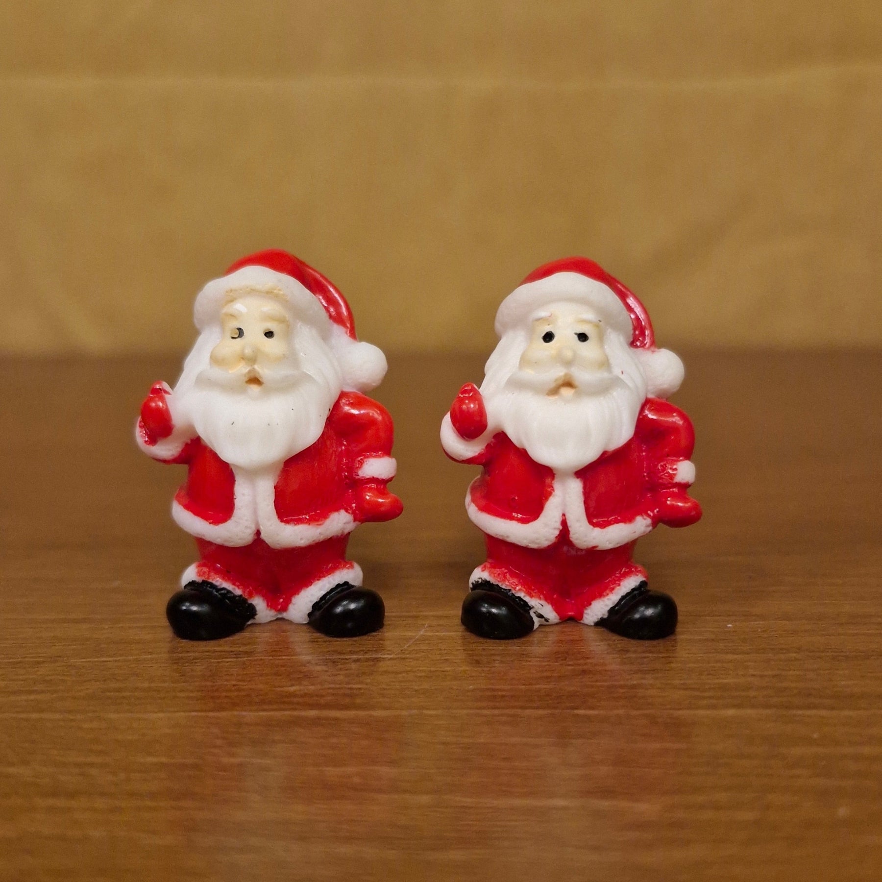 #464 Santa (Per Unit) Random Design