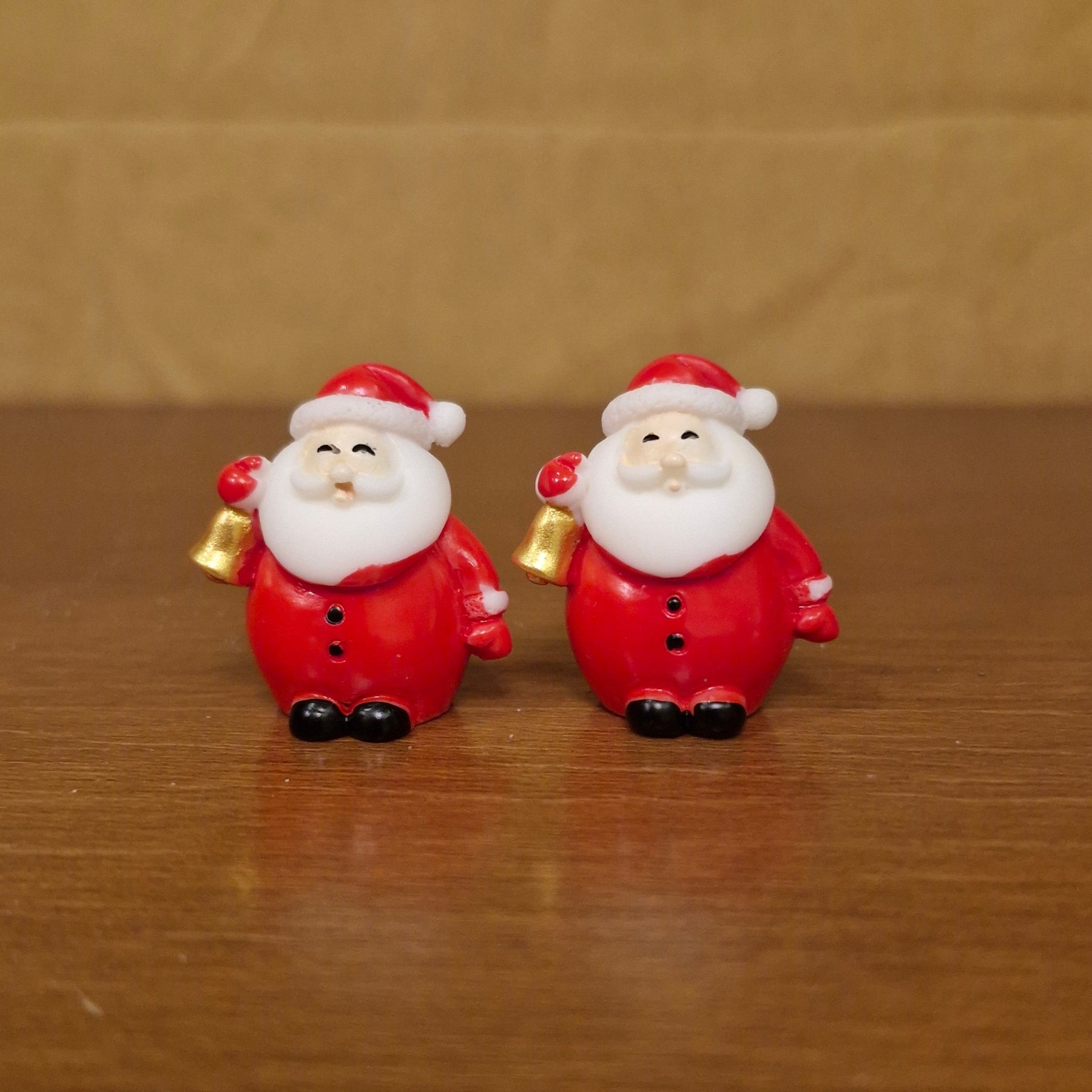 #464 Santa (Per Unit) Random Design