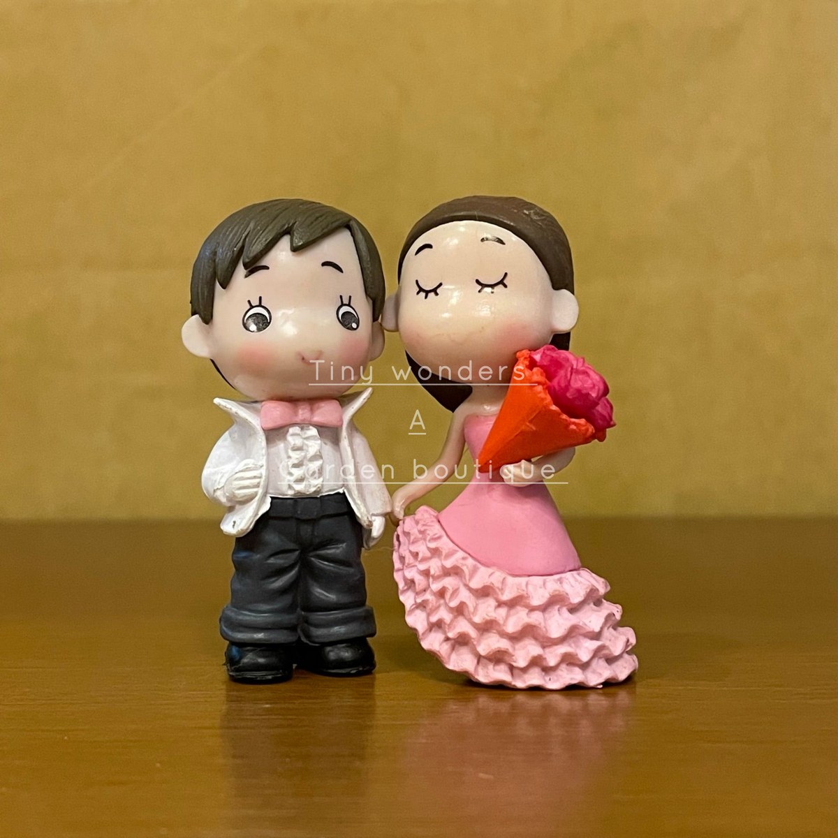 #019 Miniature Party Couple (PER PAIR)