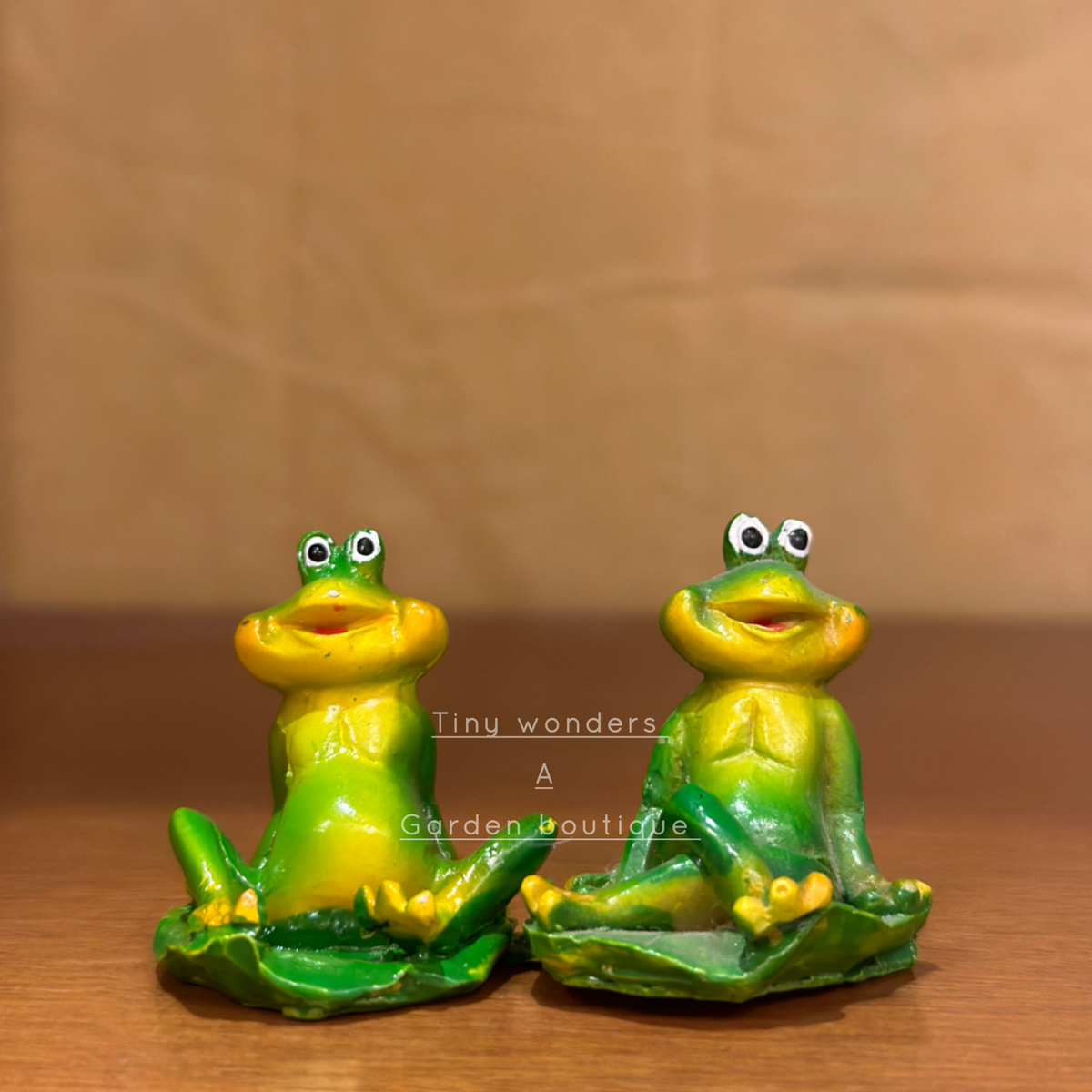 #050 Miniature Frog on leaf 1 (PER UNIT)