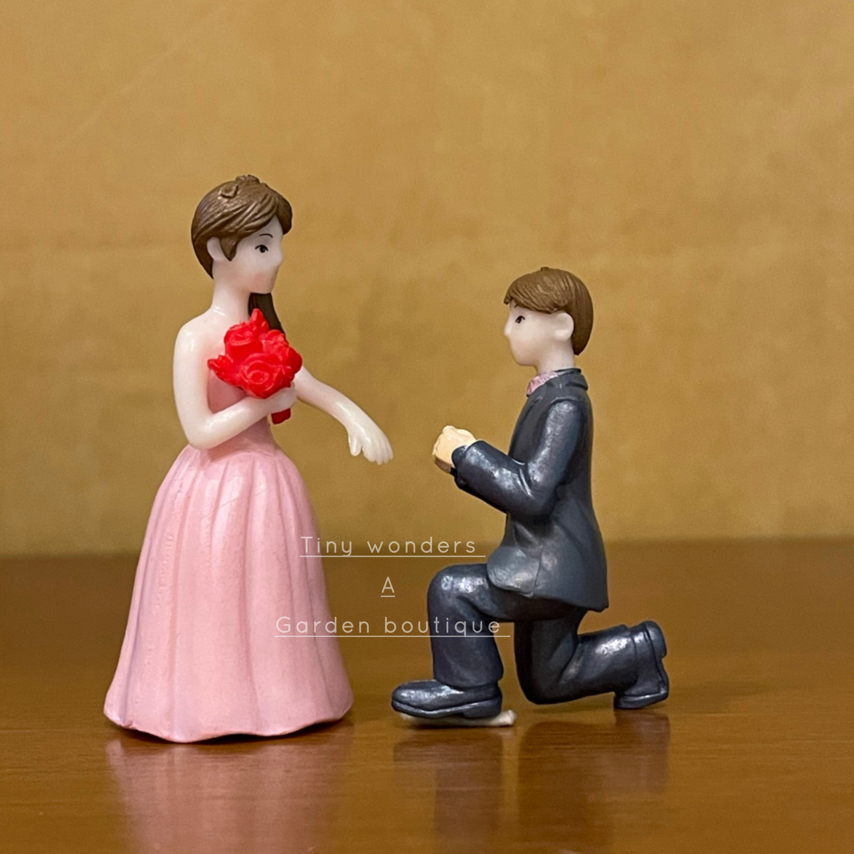 #058 Miniature Wedding Couple (PER PAIR)