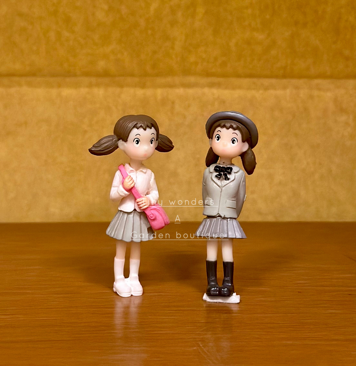 #061 Miniature College Girls (PER PAIR)