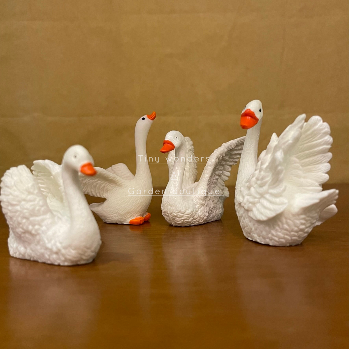 #066 Miniature Swan White ( set of 4) Random design