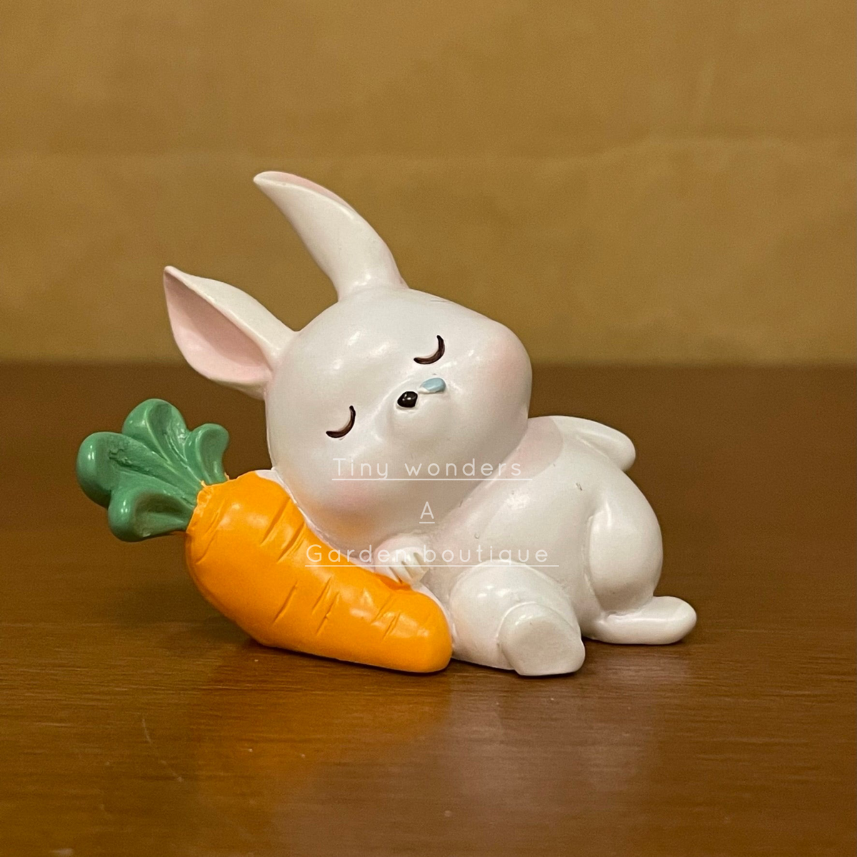 #075 Miniature Bunny with Carrot (PER UNIT)