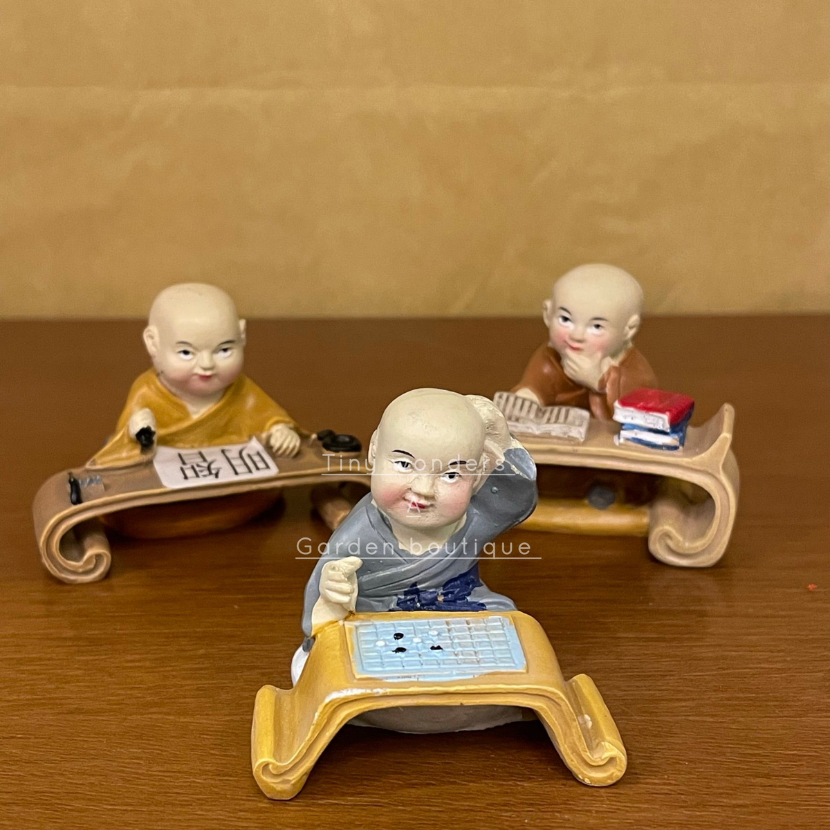 #079 Miniature Man Making Calculation (PER UNIT) random design