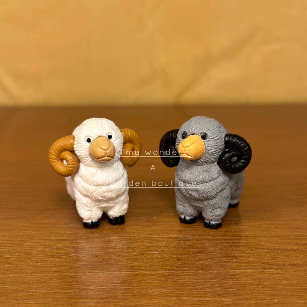 #088 Miniature Sheep New ( set of 2 )