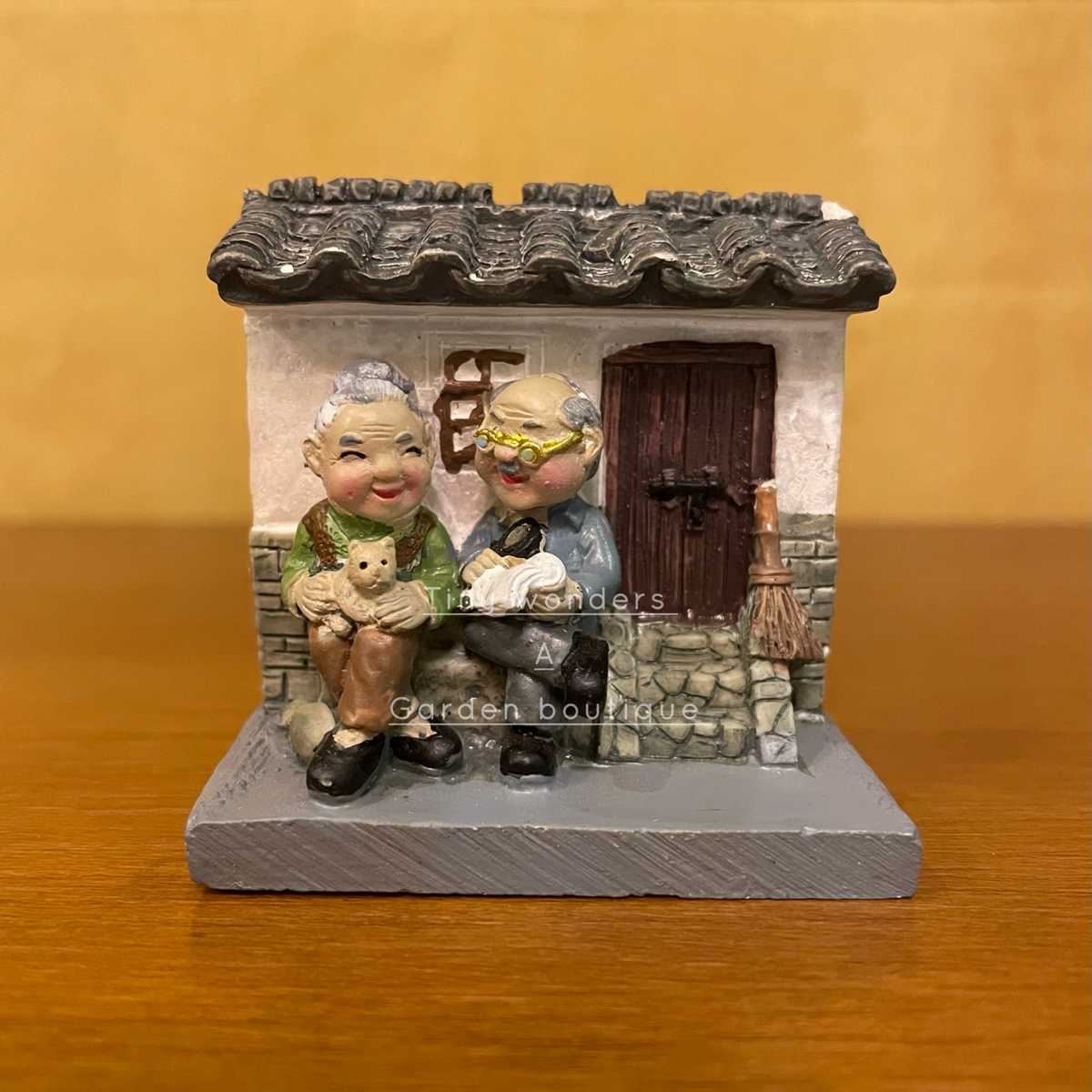#125 Miniature House With Urban Grandparents (PER UNIT)