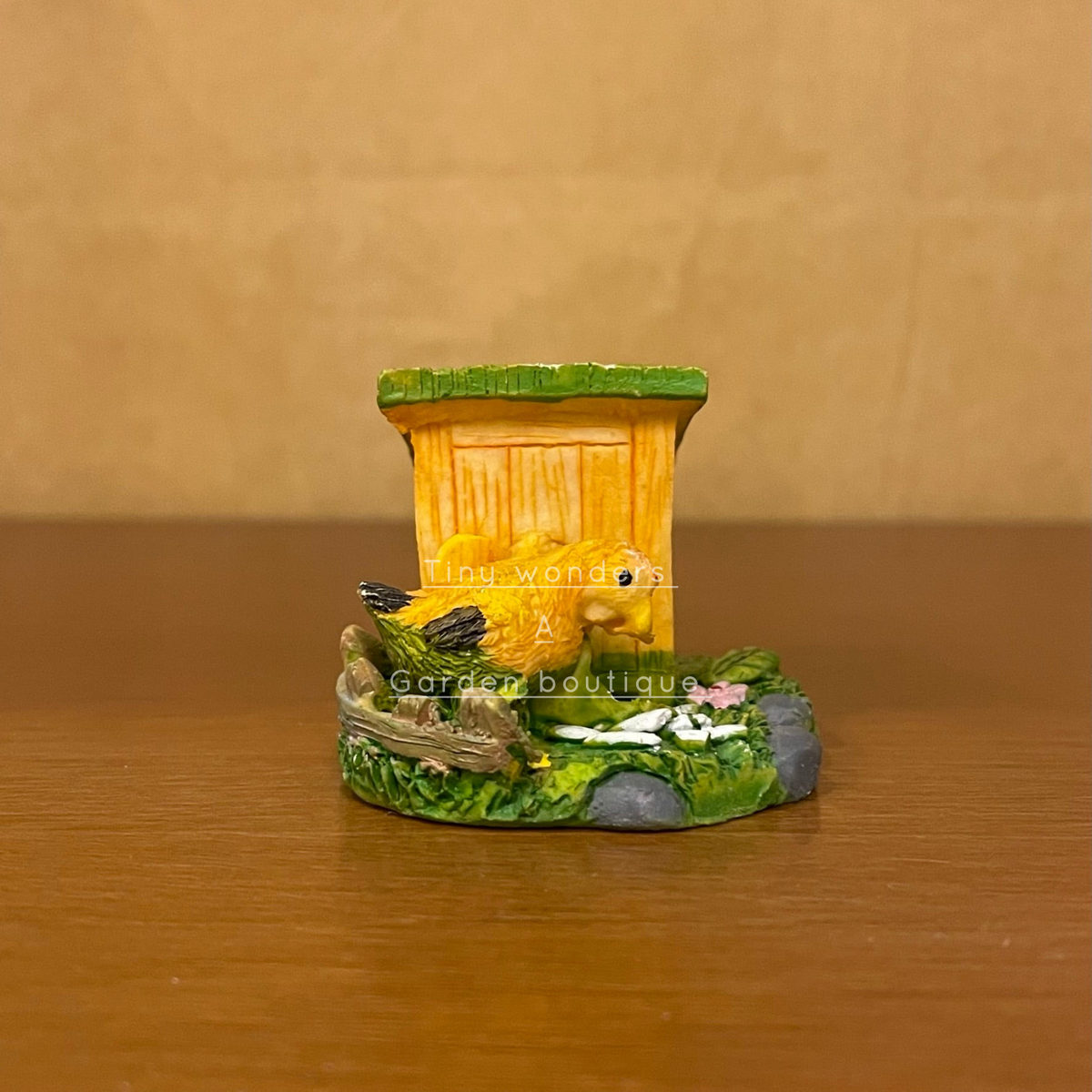 #161 Miniature House with Hen (PER UNIT) Random Colour