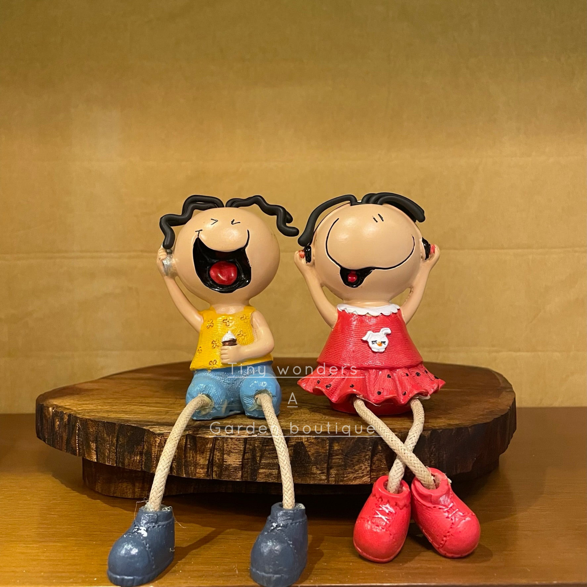 #193 Miniature Smiling Couple (Without Bench)(Per Pair)Random design