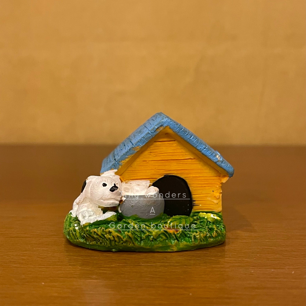 #228 Miniature Dog with Hut (PER UNIT)