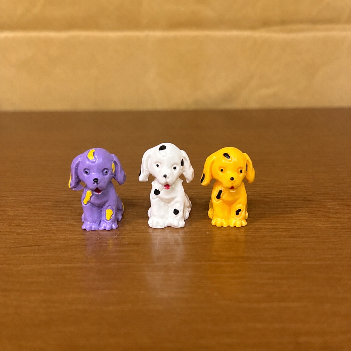 #218 Miniature Sitting Dog ( set of 2 )Random Colour
