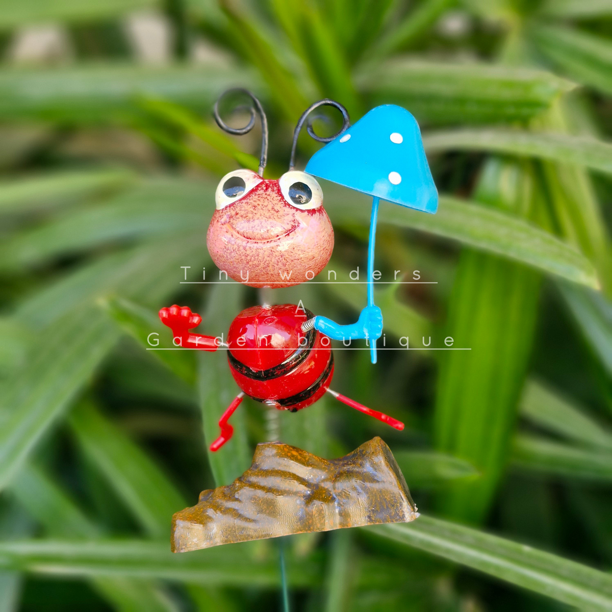 #S42 Dancing Bee With Mushroom ( Set Of 2 )