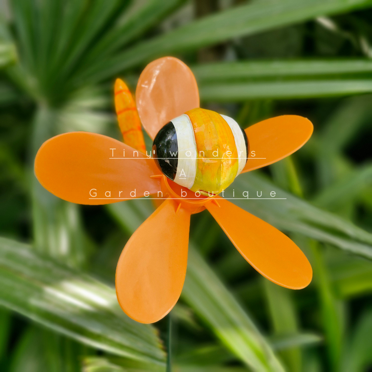 #S39 Bubbly Eyes Bee Stick With Fan ( Set Of 2 ) Random Colour
