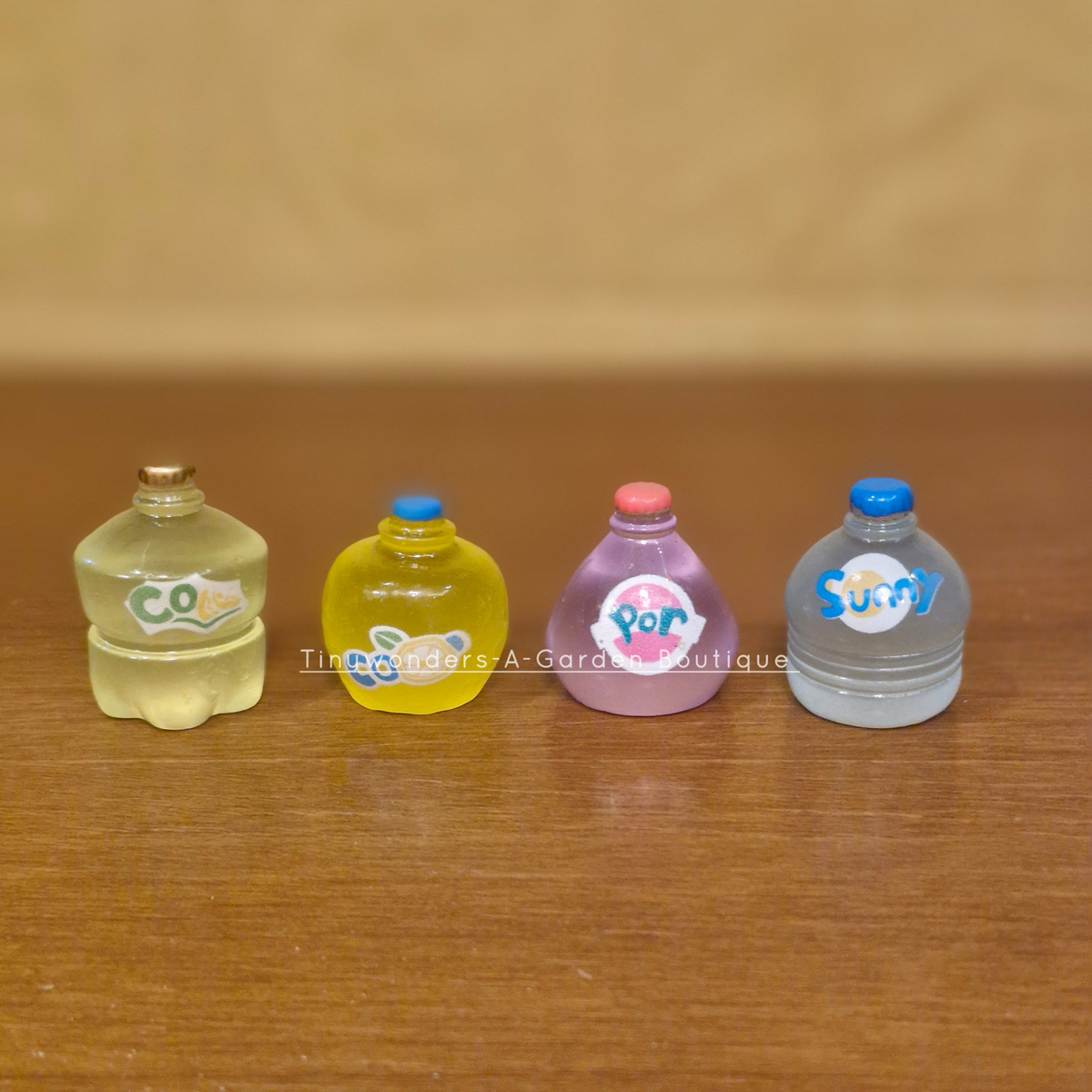 #512 Water Can (Set of 2)Random shapes