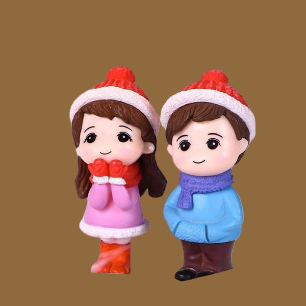 #648 Miniature Cute Couple ( Per Pair )