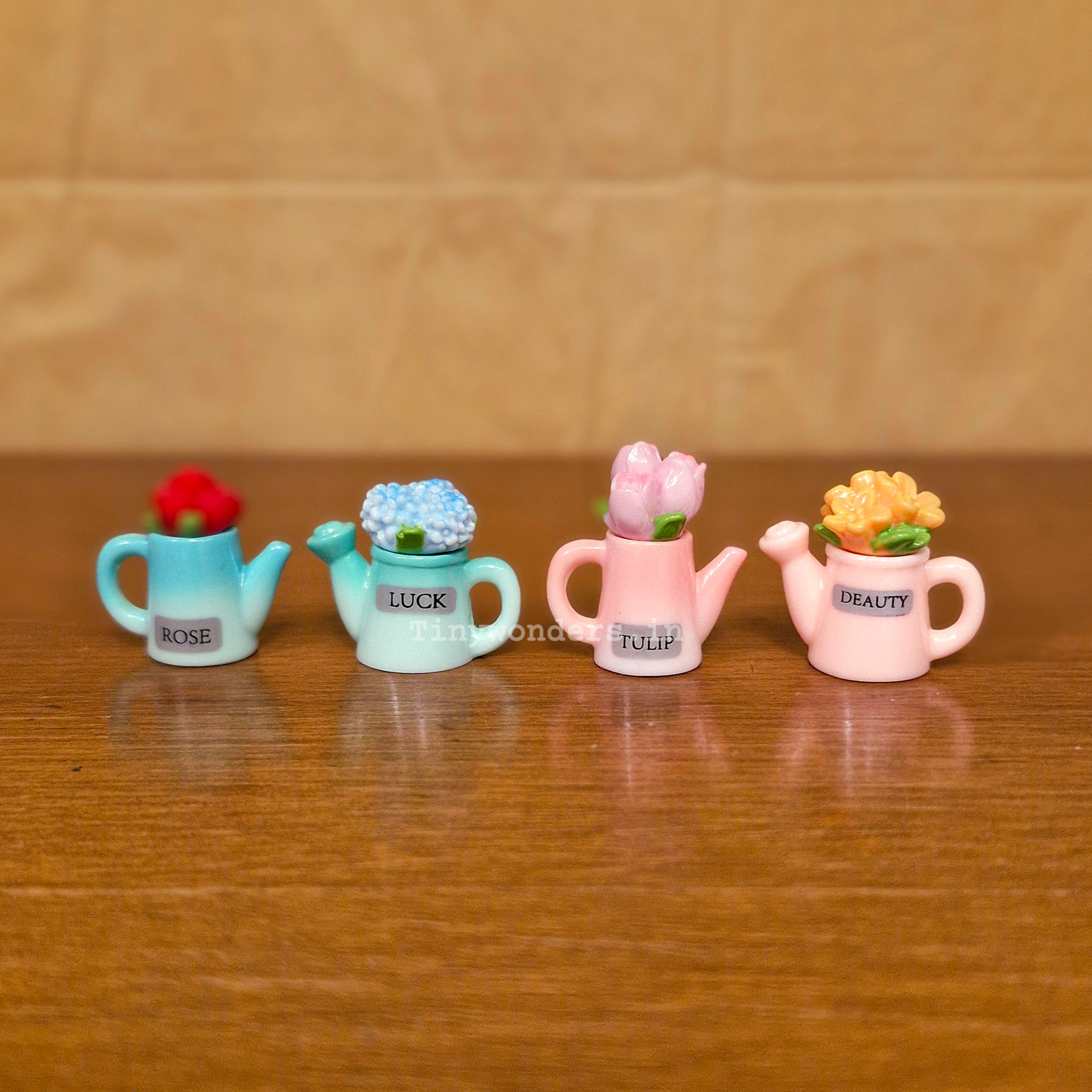 #664 Miniature Kettle Vases With Flowers ( Set Of 4 )