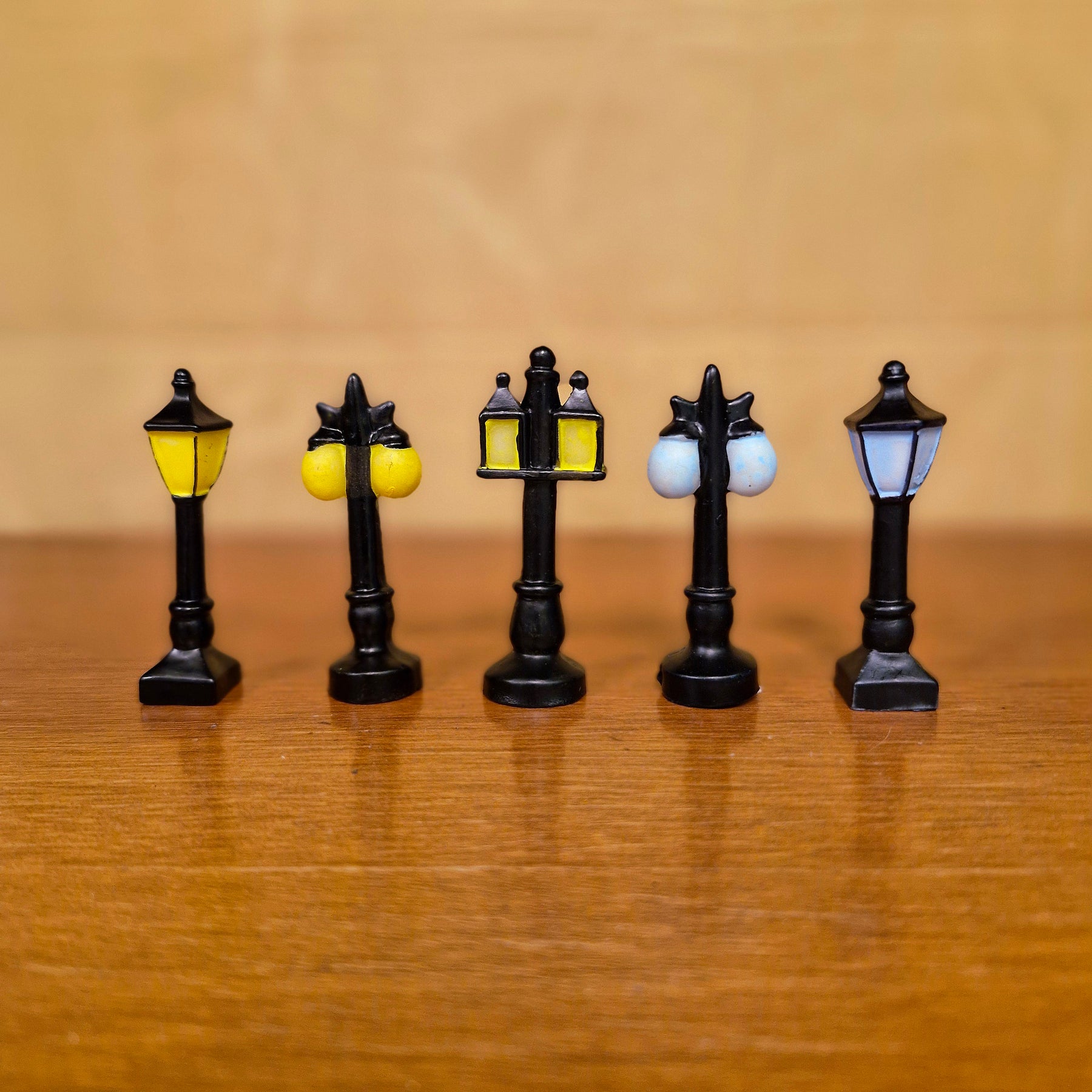 #152 Miniature Street Light ( set of 5) Random Designs