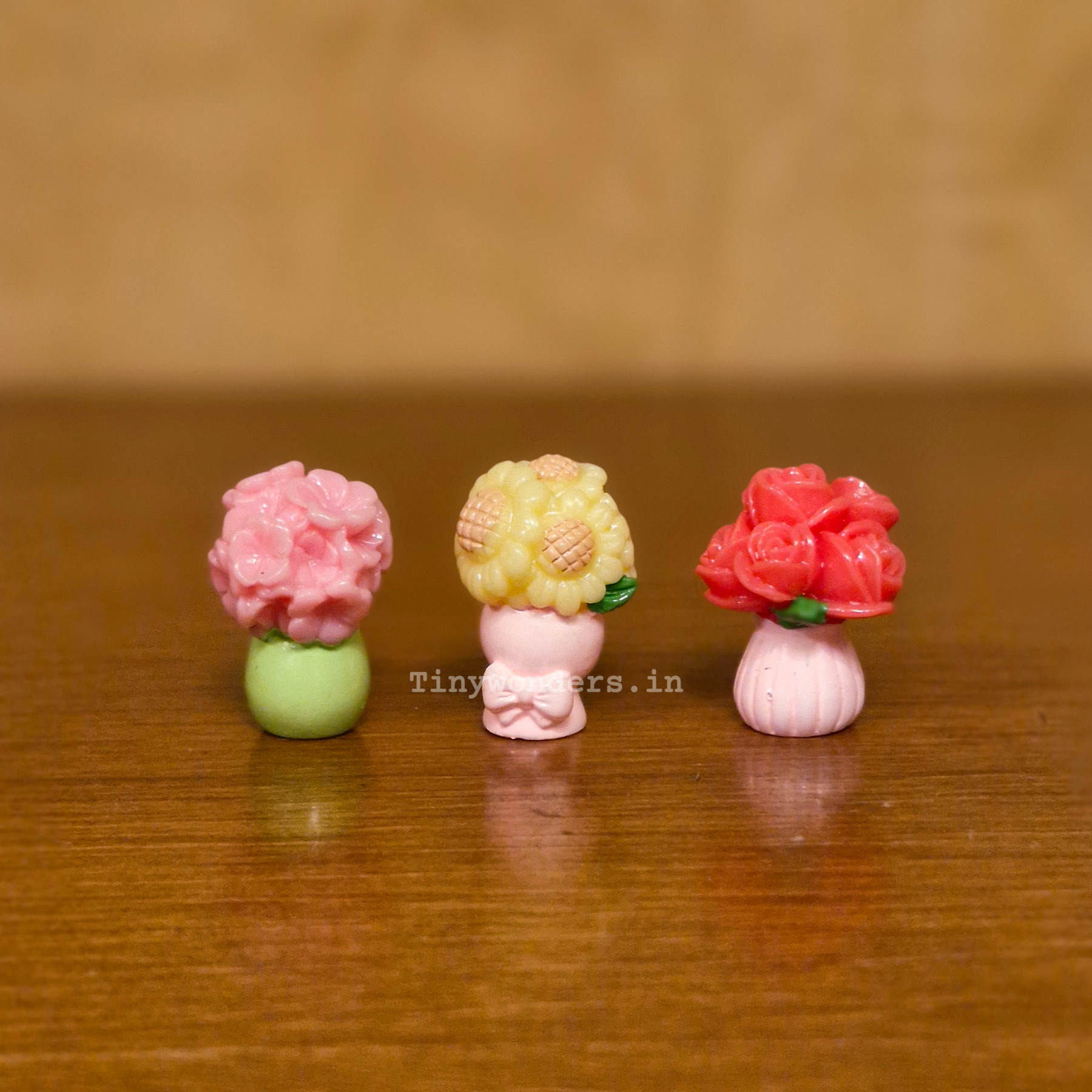 #663 Miniature Flower Vases ( Set Of 3 )