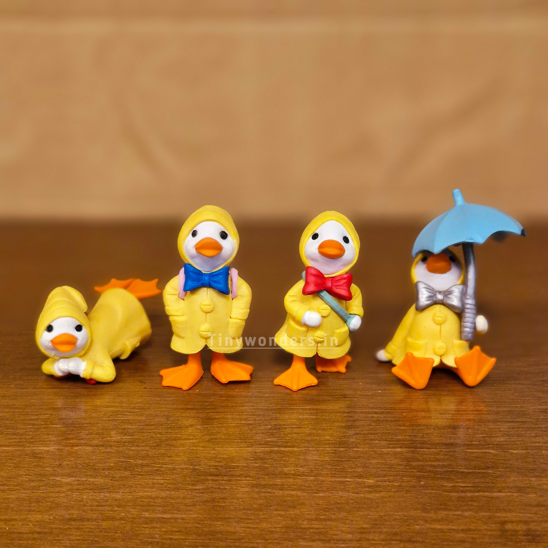 #624 Miniature Yellow Ducks In Raincoat ( Set Of 4 )