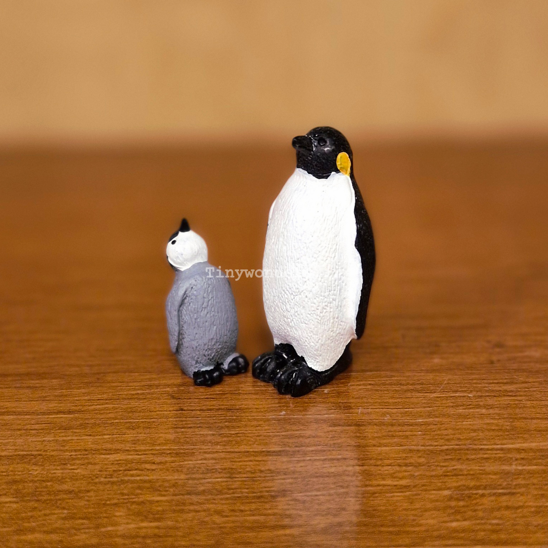 #660 Miniature Penguin Mom & Baby ( one set )