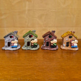 #124 Miniature House With Grandparents (PER UNIT) random colour