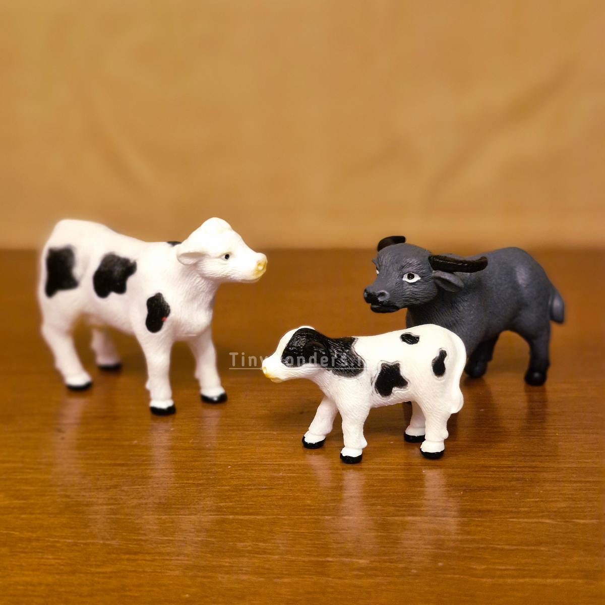 #627 Miniature Cow Family ( Set Of 3 )