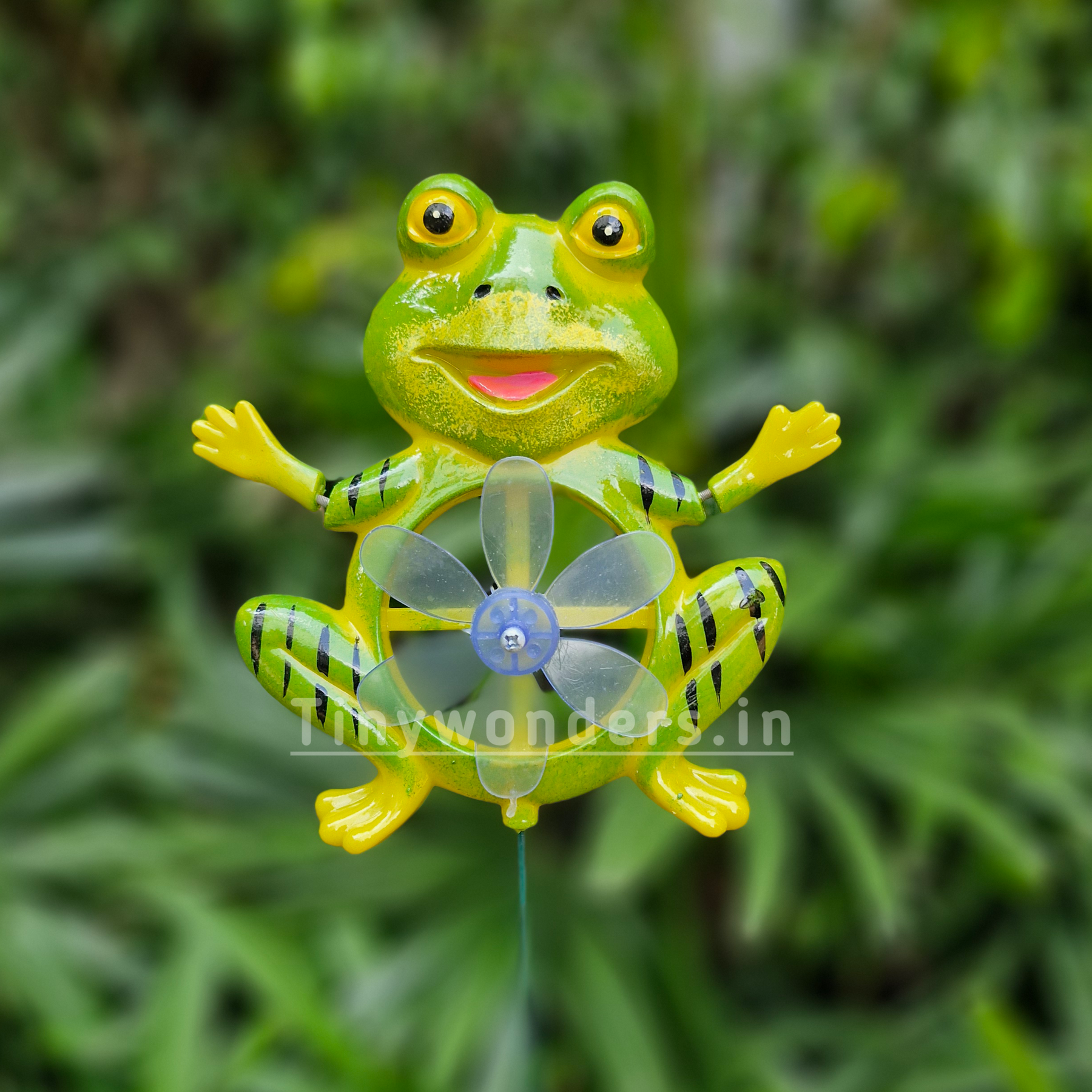 #S67 Funny Frog Sticks/ Stakes ( Set Of 2 )