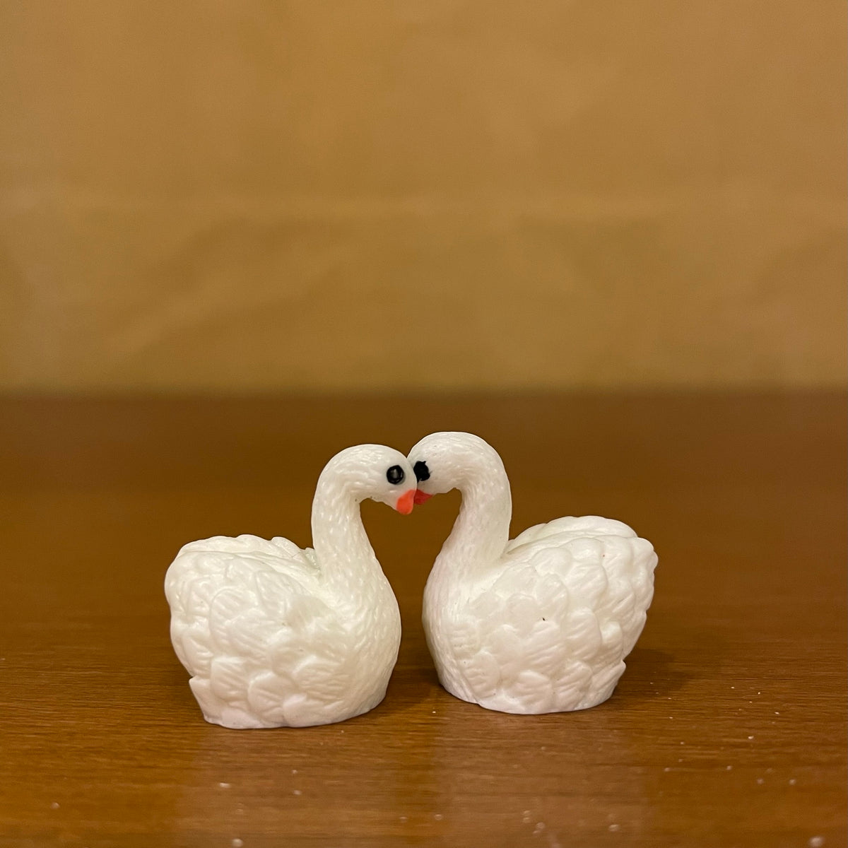 #096 White Duck (SET OF 2)