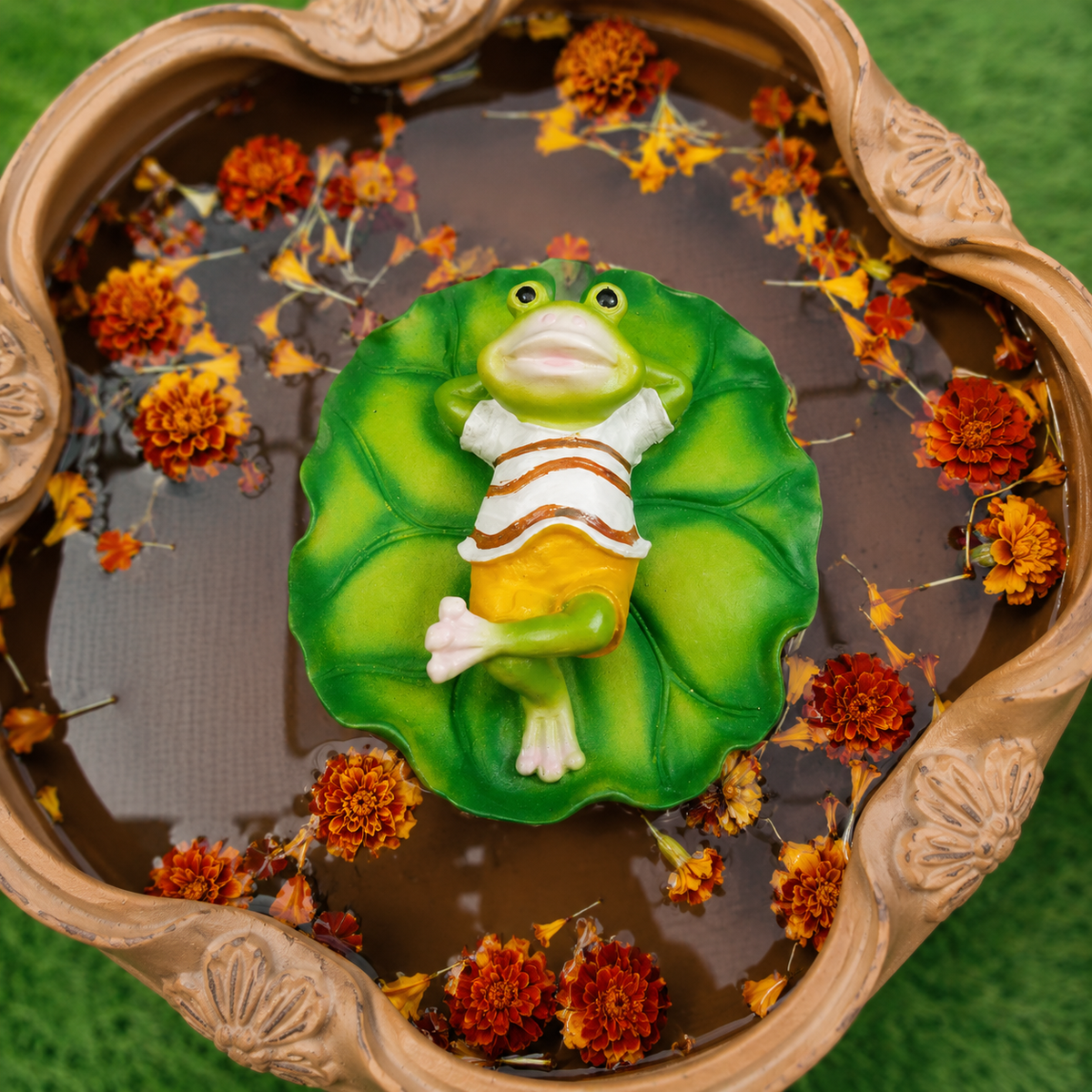 Relaxing Froggie Garden Decor ( per unit ) Random Colour