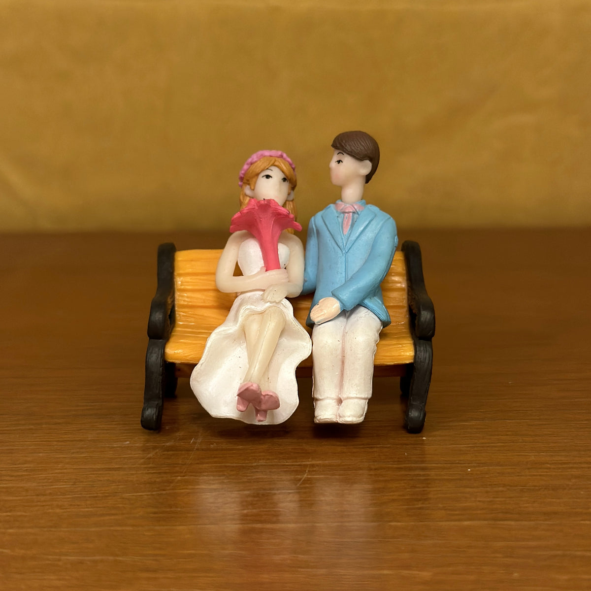 #055 Wedding Couple with Bench (PER PAIR) random colour