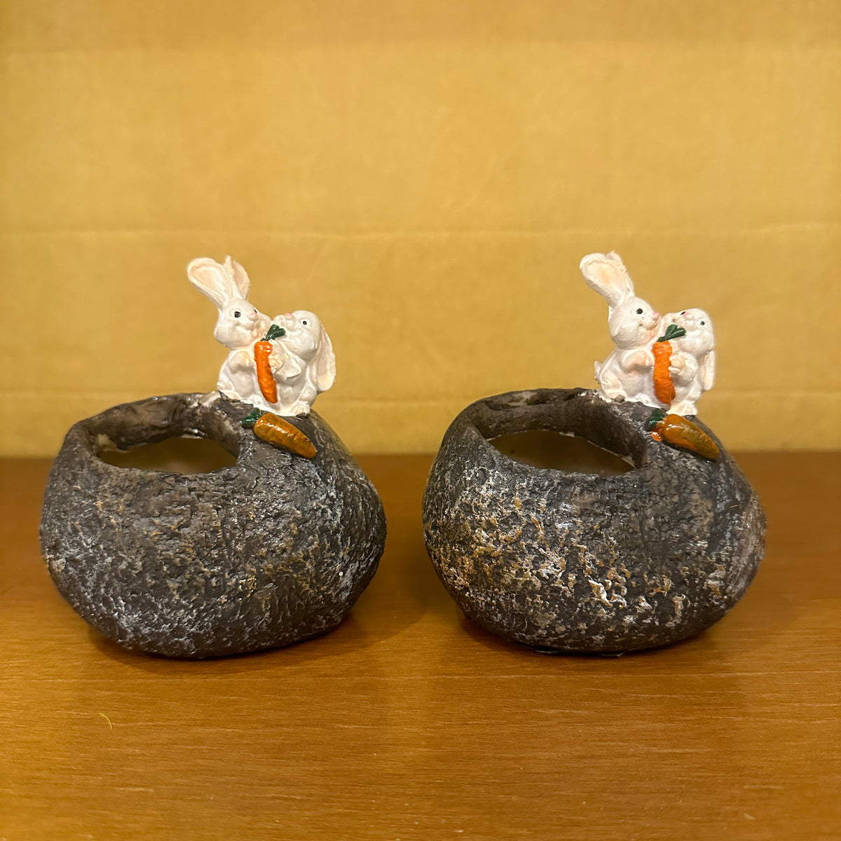 White Bunny Pot With Carrot ( Set Of 2 )