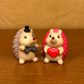 #005 Hedgehog Couple (Set Of 2) random colour