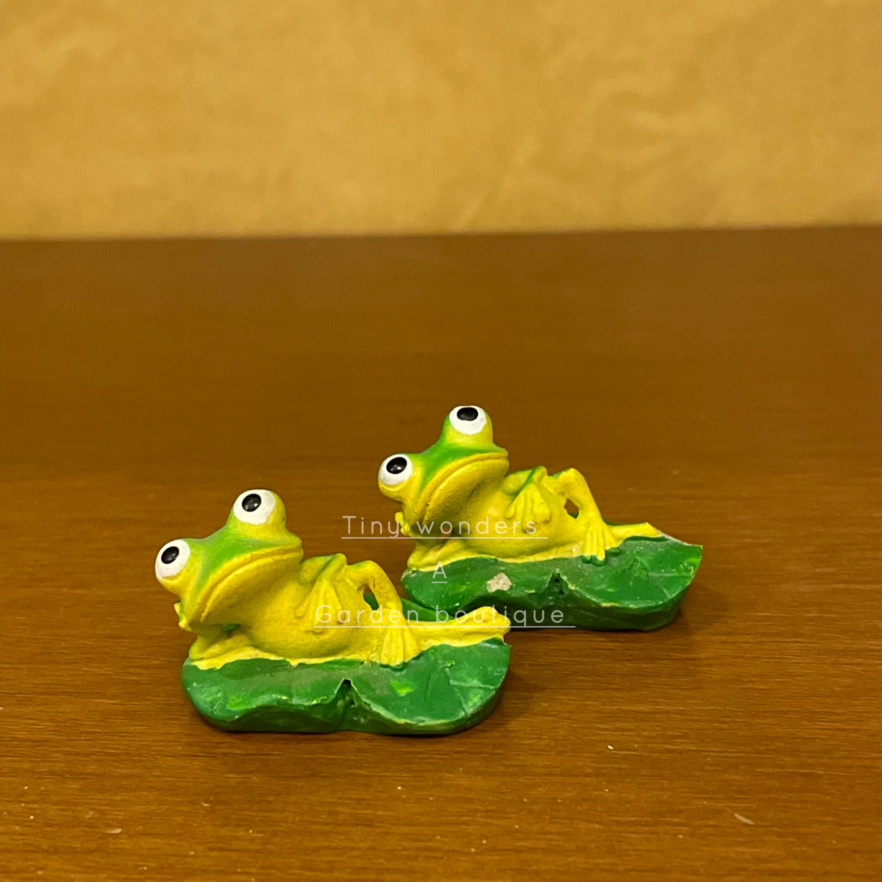 #107 Miniature Frog On Stone (PER UNIT)