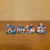 #112 Miniature Small House (PER UNIT) random colour & design