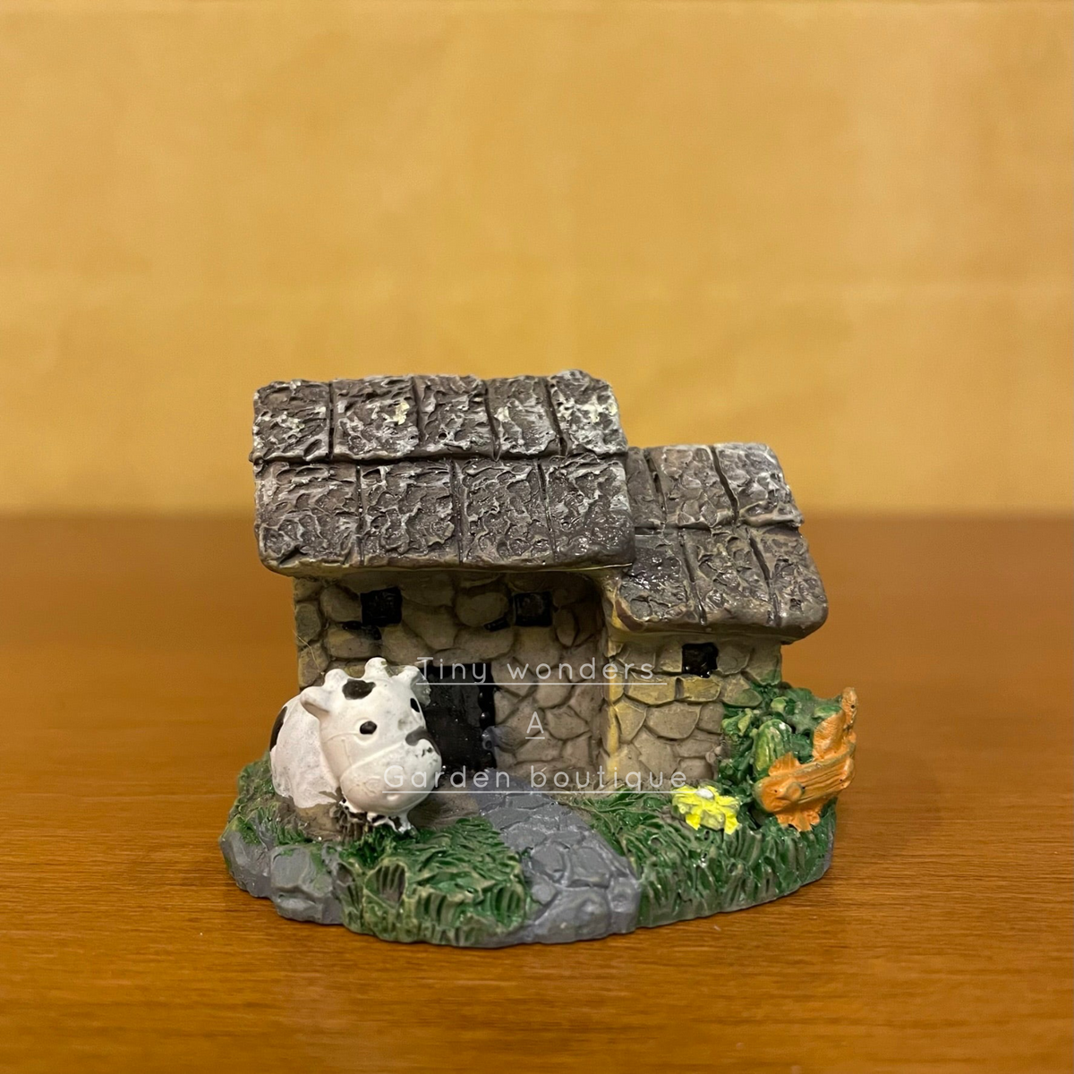 #160 Miniature Hut with Cow (PER UNIT)
