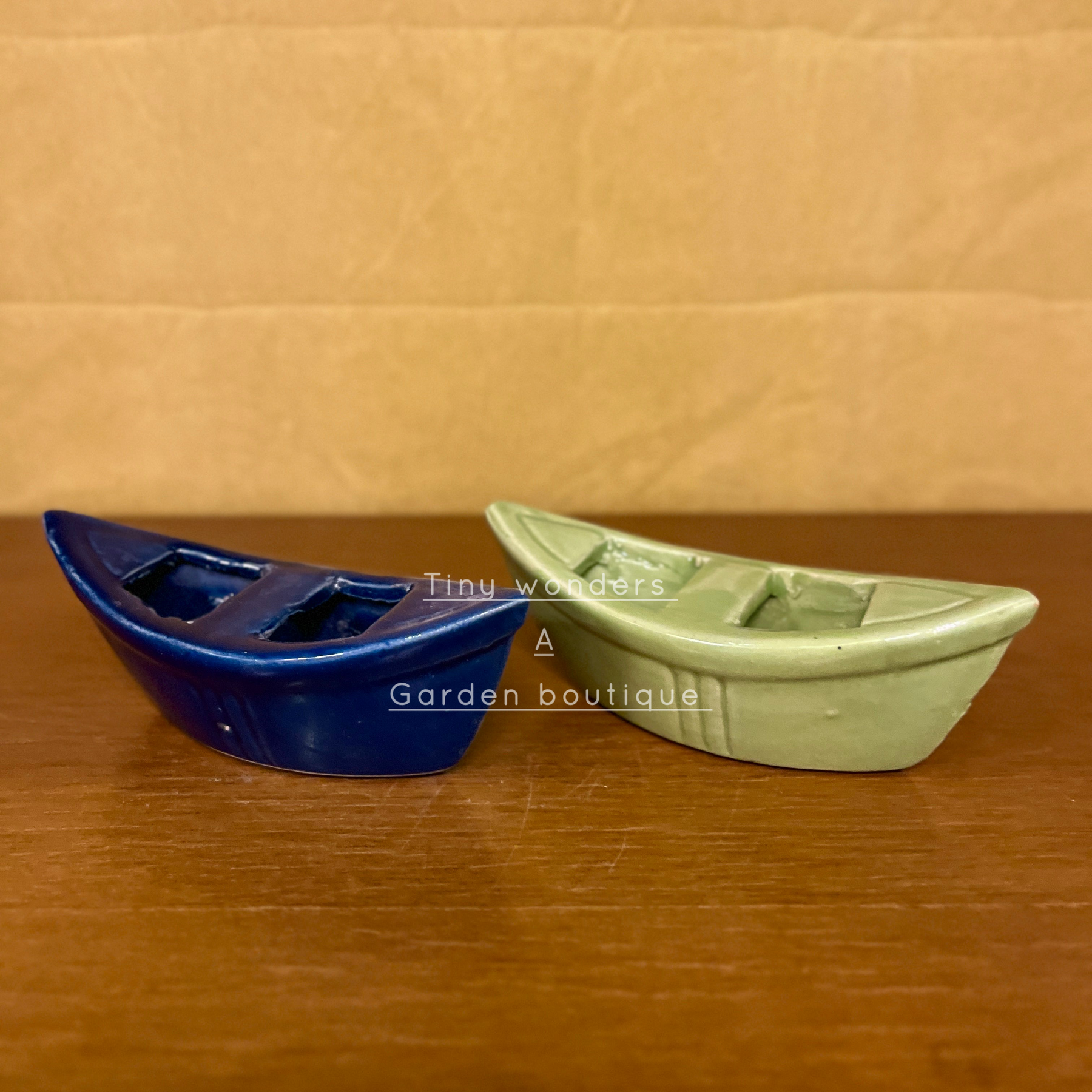 #C23 Boat (PER UNIT)Random colour
