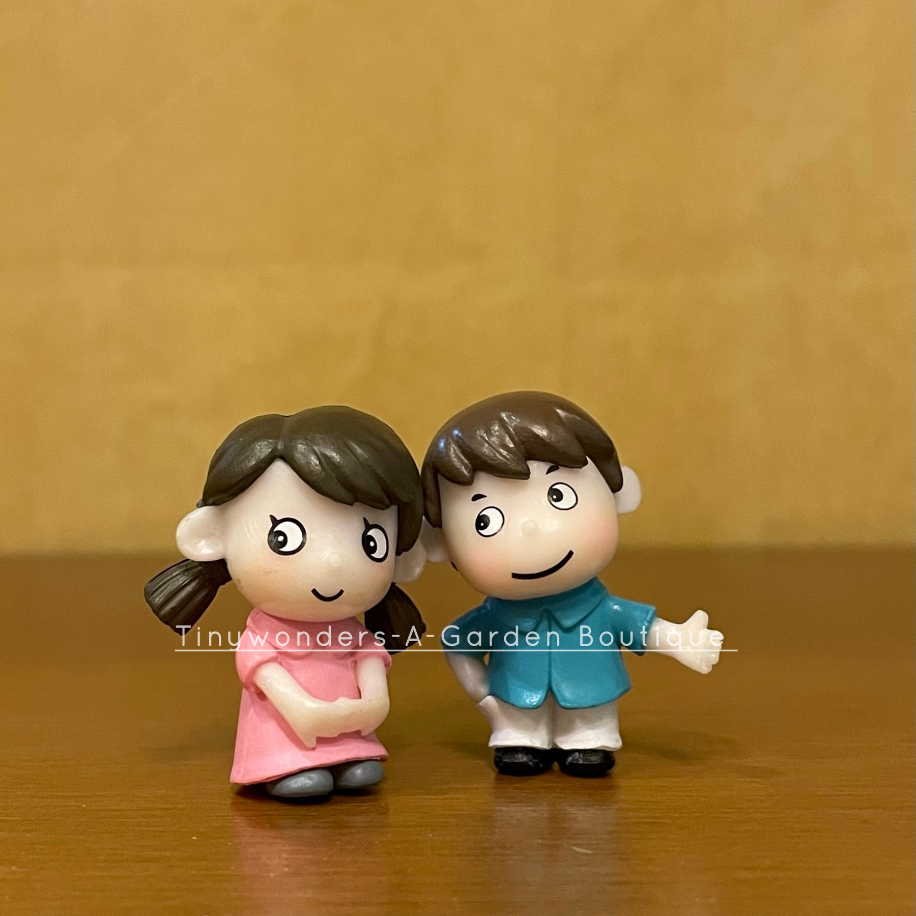 #313 Miniature Shy Couple ( per couple )