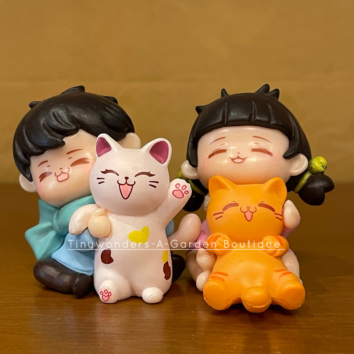 #367 Miniature Couple holding kitty (PER PAIR)