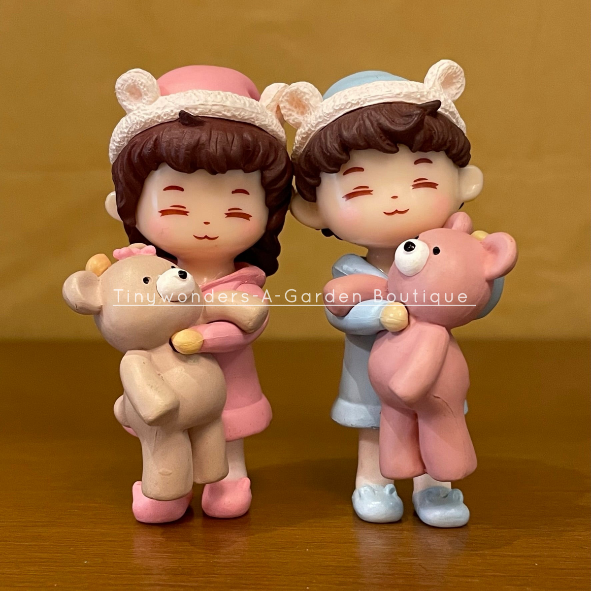 #374 Miniature Couple hugging teddy (PER PAIR)