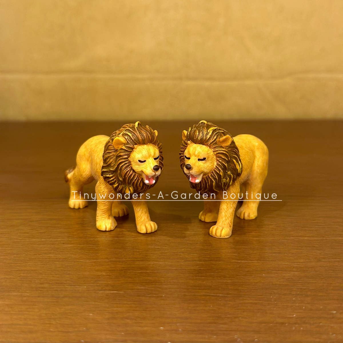 #404 Miniature Standing Lion (Per Unit)