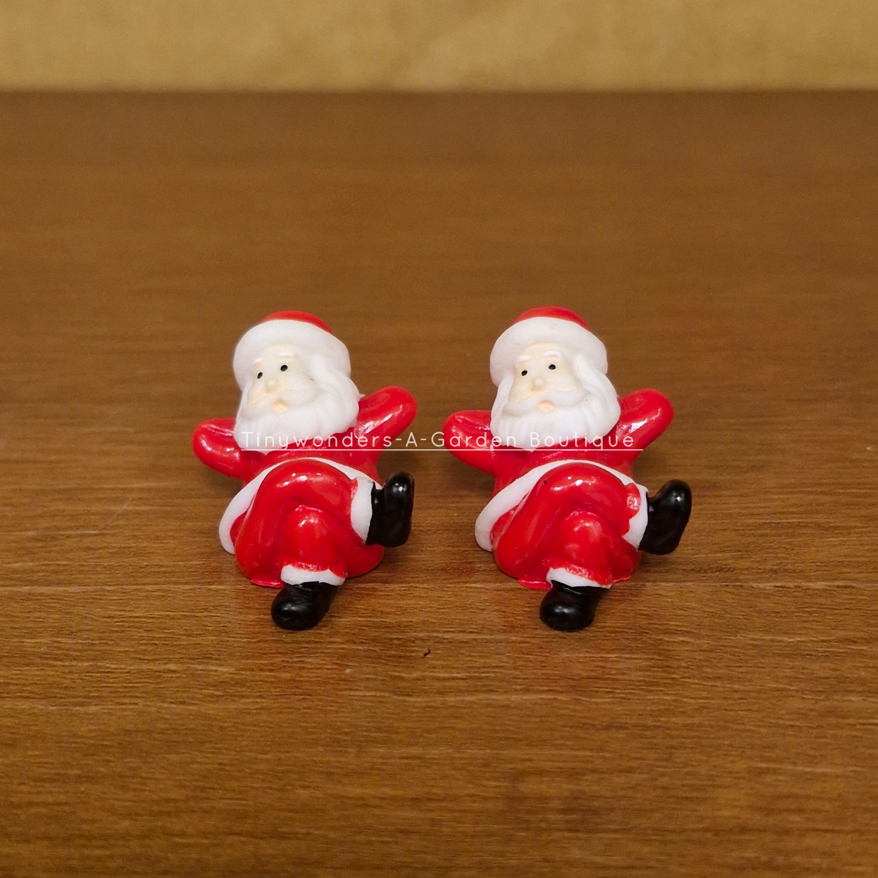 #464 Santa (Per Unit) Random Design