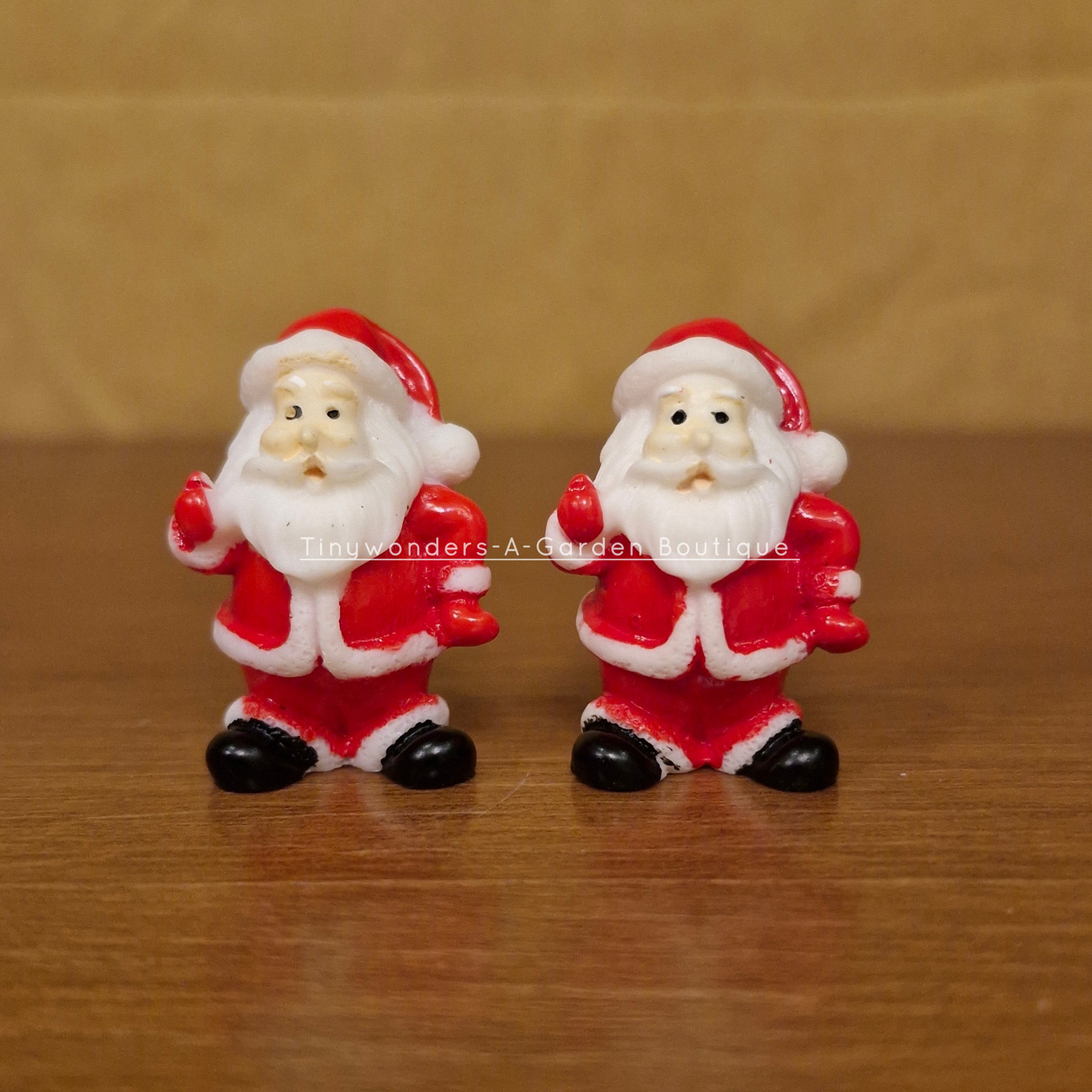 #464 Santa (Per Unit) Random Design